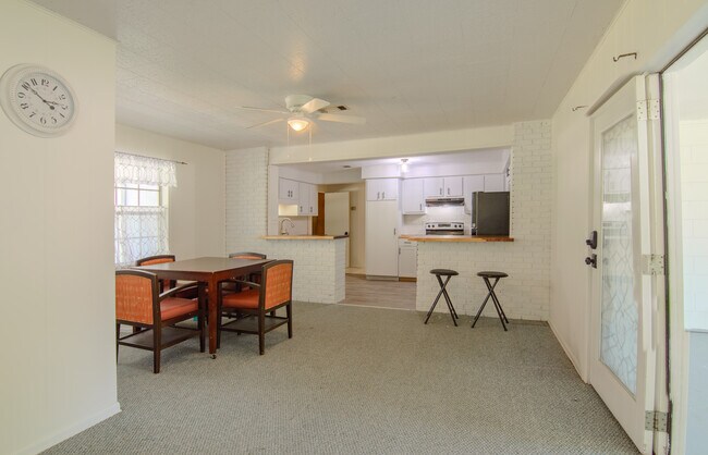 Dining - 508 NW 9th St