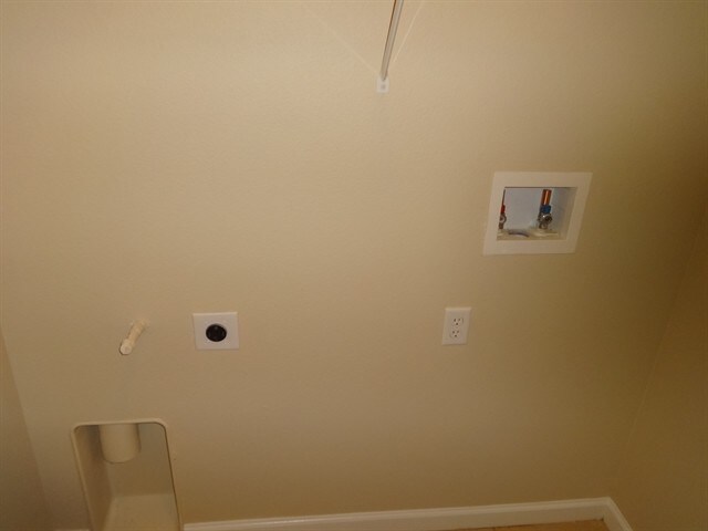 Building Photo - 560 Loxley Ct