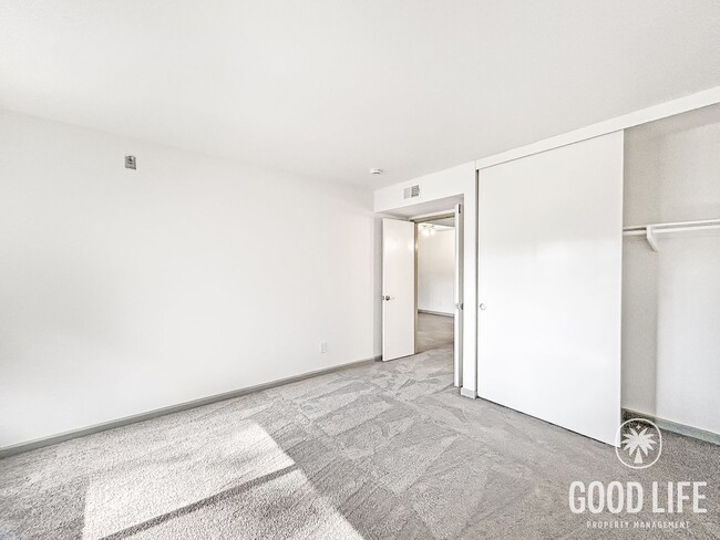 Building Photo - Spacious 2-Bed / 2-Bath Condo in Mission Ridge — Resort-Style Living in San Diego!