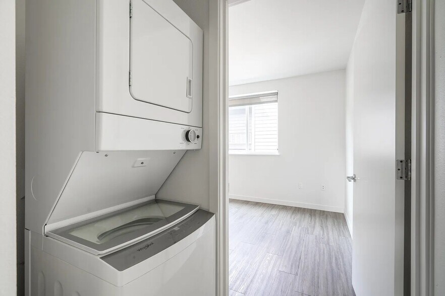 Building Photo - 4620 N Maryland Ave