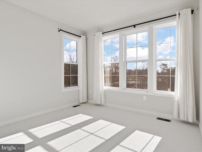 Building Photo - 43544 Jefferson Park St