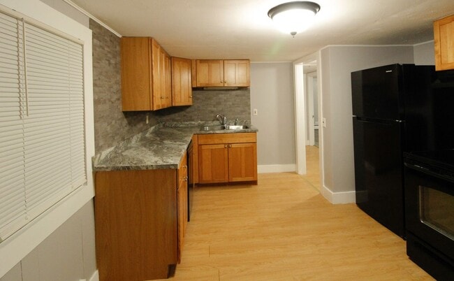 Building Photo - 125 Bow St