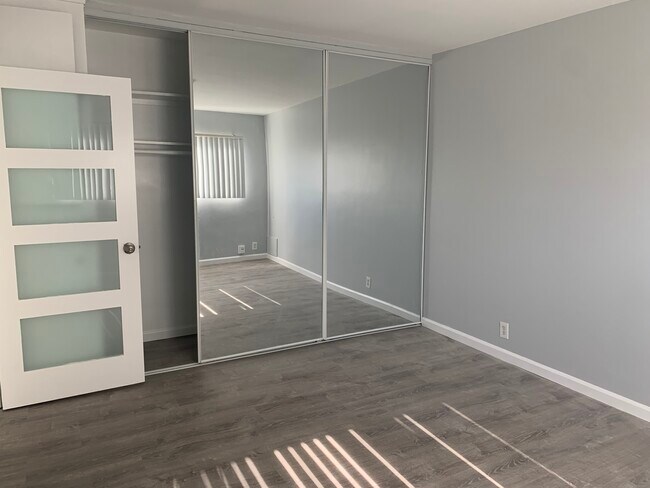 Building Photo - 4901 Laurel Canyon Blvd