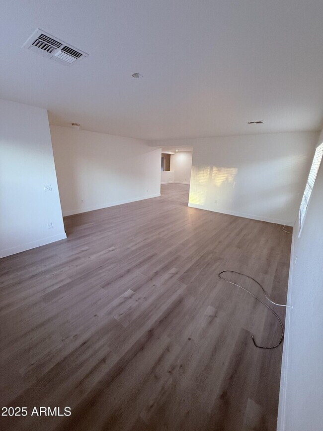 Building Photo - 26807 N 31st Dr