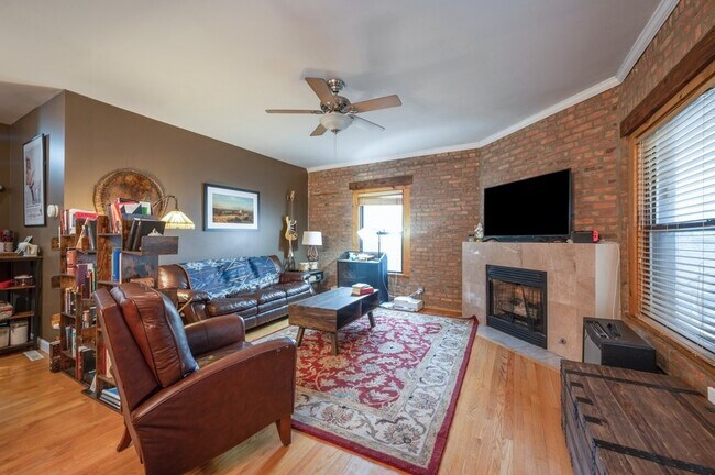 Building Photo - 1104 E 46th St