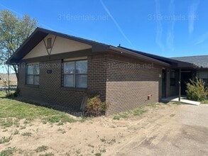 Building Photo - $850 - 2 bed 1 bath - Duplex