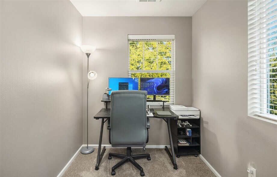 Building Photo - 1903 112th Pl SE