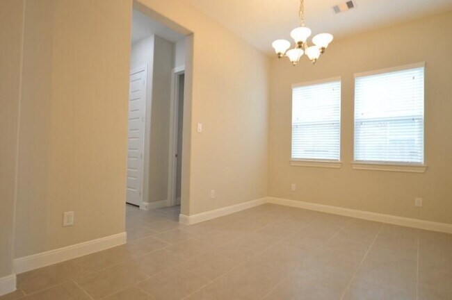 Building Photo - 2211 Hidden Meadow Ln