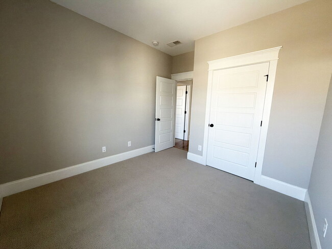 Building Photo - 1636 Juliana St