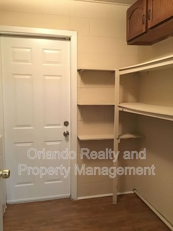 Building Photo - 7024 Chaucer Ln