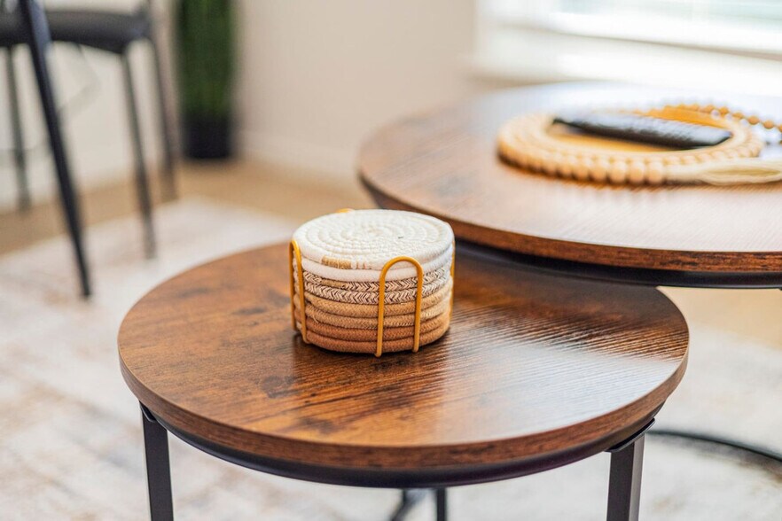 Building Photo - 596 W 9th St