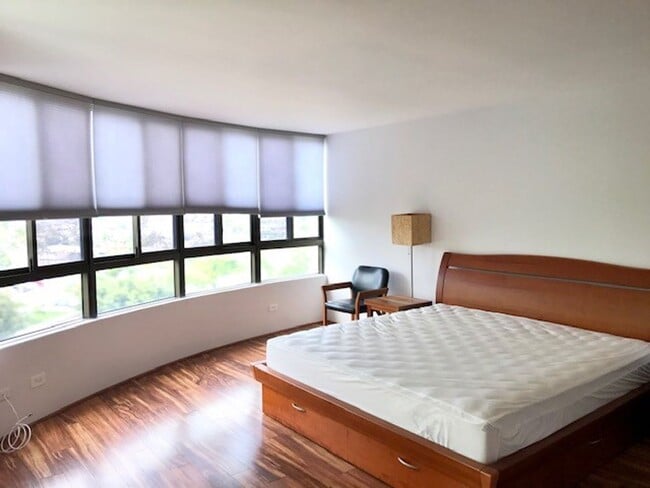 Building Photo - $3,400, Plaza HI Kai Condo, Furnished 2-Be...