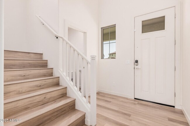 Building Photo - 6528 N 15th Dr