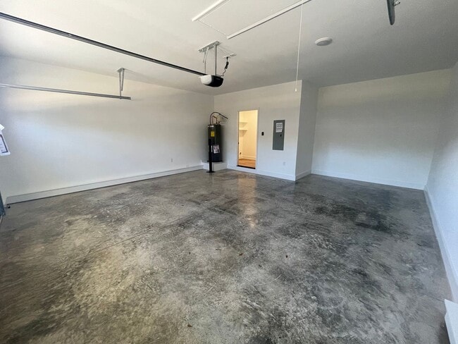 Building Photo - Brand New 3/2 House in Celanese- $1,995