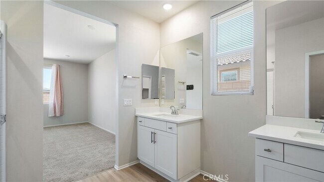 Building Photo - 13925 Mesa View Dr