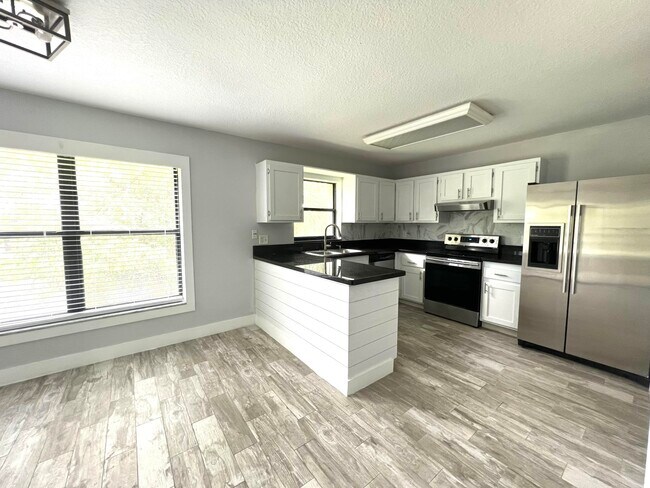 Building Photo - 2 Vía De Casas Sur