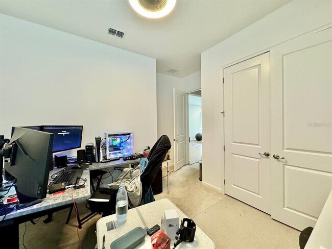 Building Photo - 827 Winterside Dr