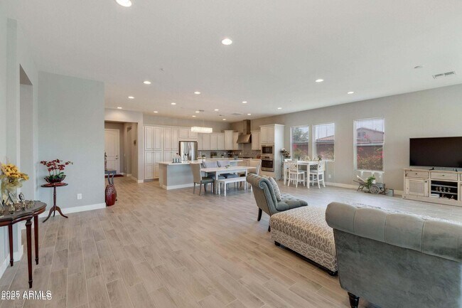 Building Photo - 3862 E Bart St