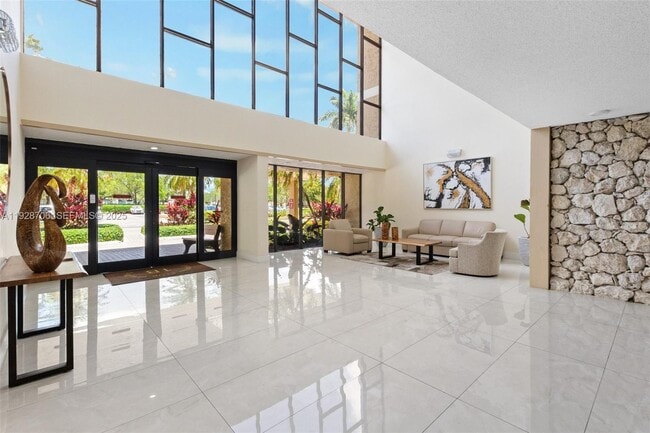 Building Photo - 16400 Golf Club Rd