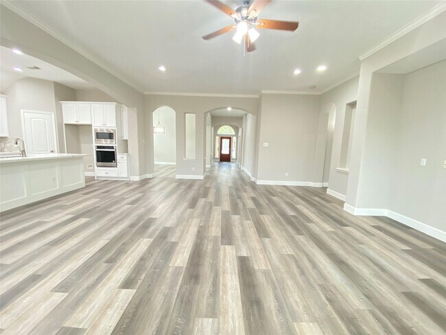 Building Photo - 1905 Grand Willow Ln