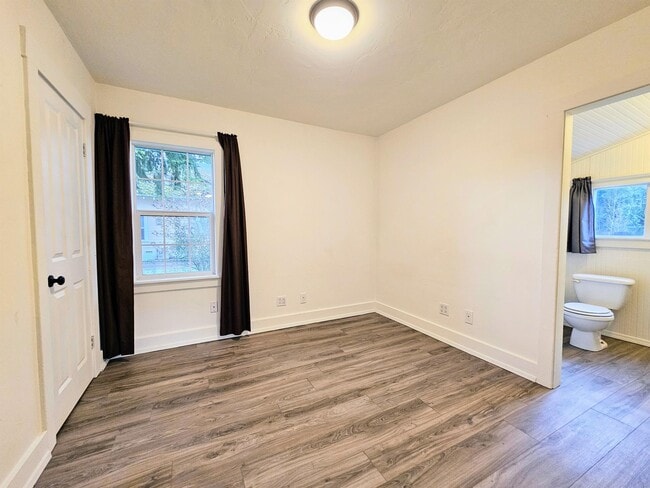 Building Photo - 508 Binghampton St