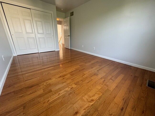Building Photo - THREE BEDROOM  w Finished Basement- PARKLA...