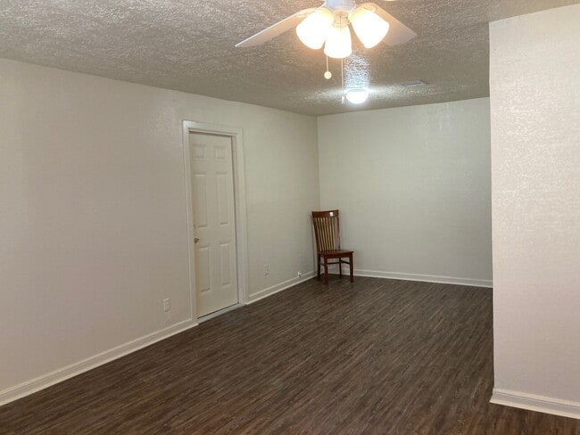 Building Photo - 1803 Lillian St