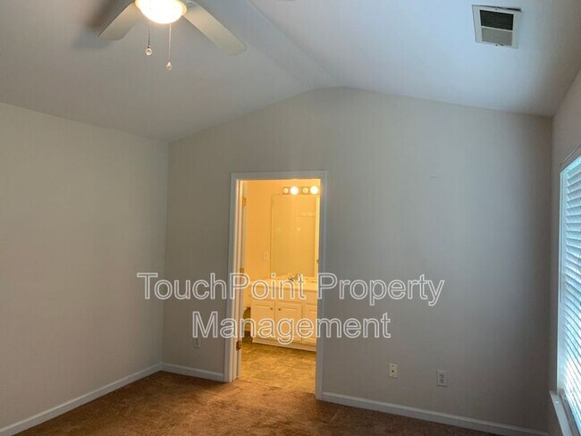 Building Photo - 3262 Mannington Dr