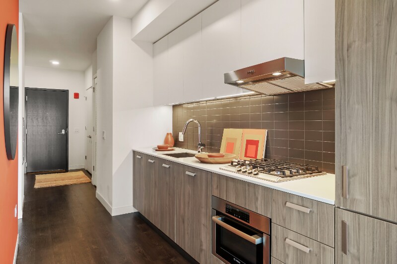 Building Photo - 453 E Waterside Dr