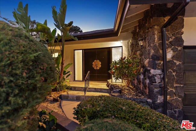 Building Photo - 15451 Longbow Dr