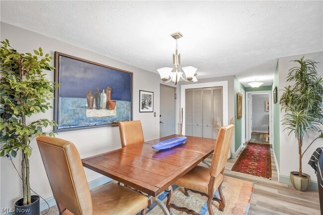 Building Photo - 10301 Lake Ave