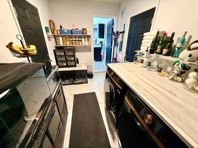 Building Photo - Gorgeously Updated Pueblo Home