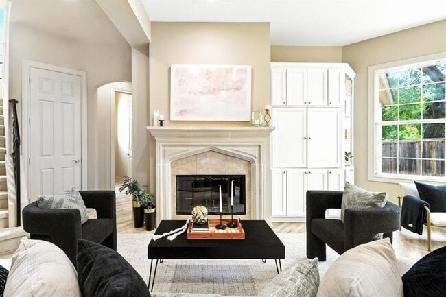 Building Photo - 3508 Red River St