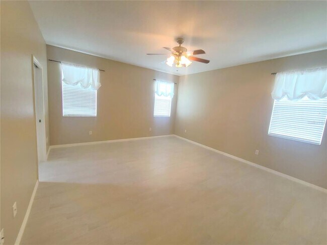 Building Photo - 898 Moses Loop