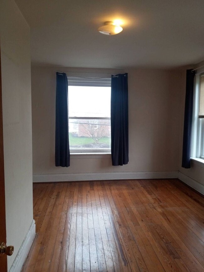 Building Photo - 79 W Main St