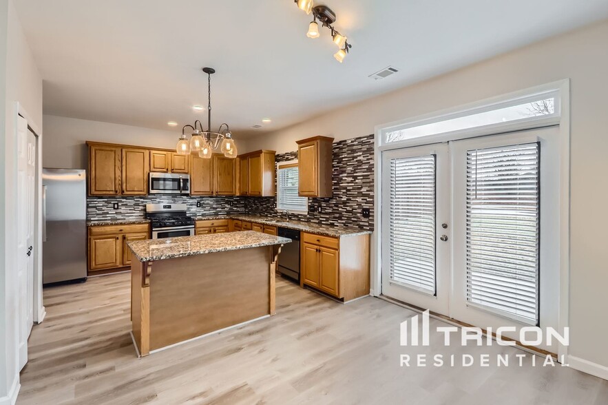 Building Photo - 7259 Madison Cir