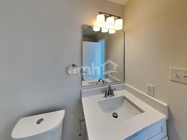 Building Photo - 8134 Brushy Mdw