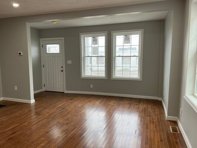 Building Photo - 300 Quincy Ave