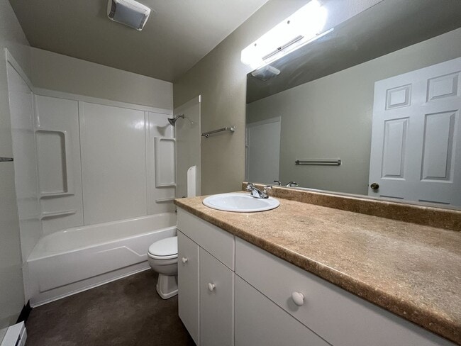 Building Photo - Bright 2-Bedroom Home with Open Living Are...