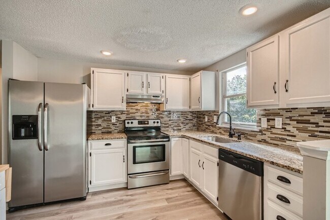 Building Photo - 5934 Sunrise Ct