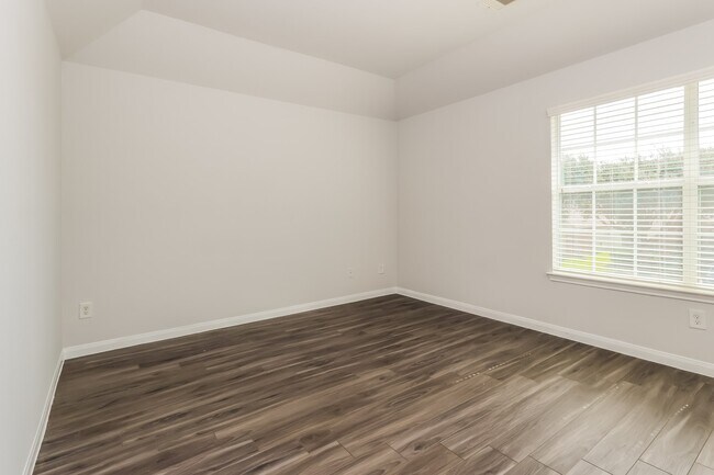 Building Photo - 5623 Latta Plantation Dr