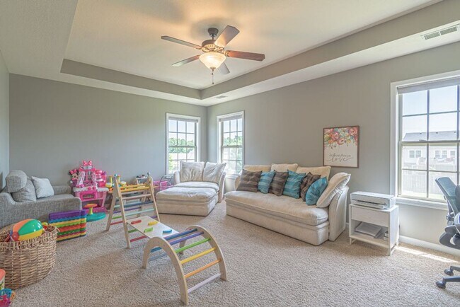 Building Photo - 1161 Chinook Cir