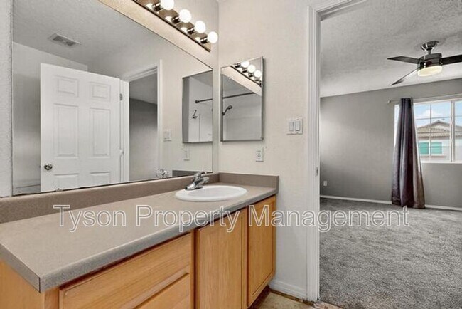 Building Photo - 10816 Habanero Way SE