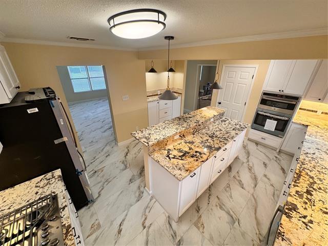 Building Photo - 914 W Hunt St