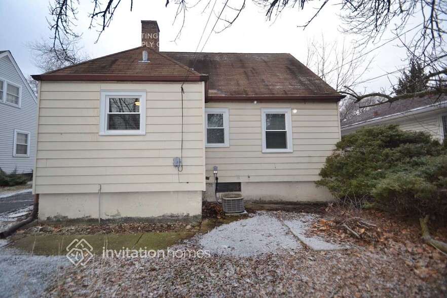 Building Photo - 405 W Avery St