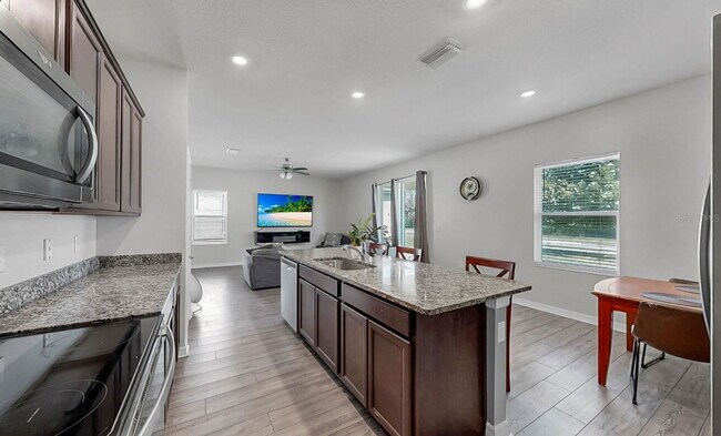 Building Photo - 5453 Fez Ct