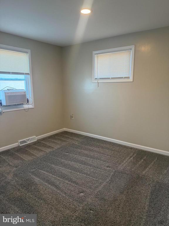 Building Photo - 100 Garfield Ct