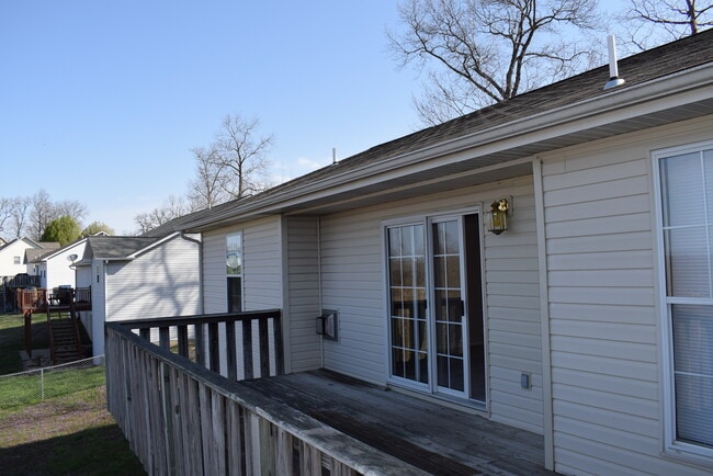 Building Photo - 4 bed / 3 bed Home with Gorgeous View!!!