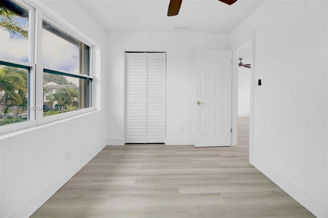 Building Photo - 10921 SW 70th Terrace