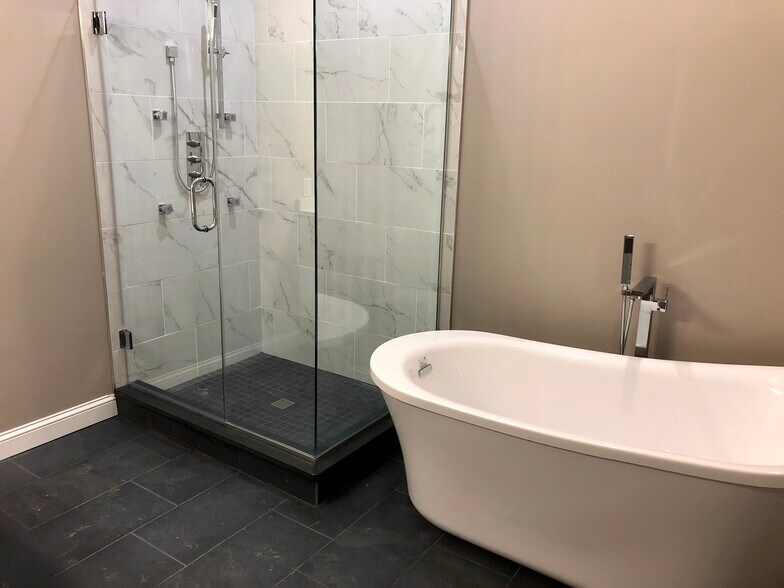 Building Photo - 108 N Washington Ave